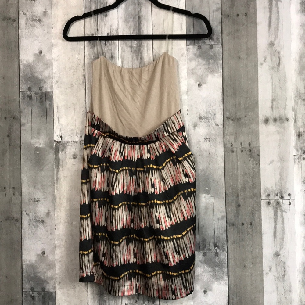 Lush strapless dress with pockets